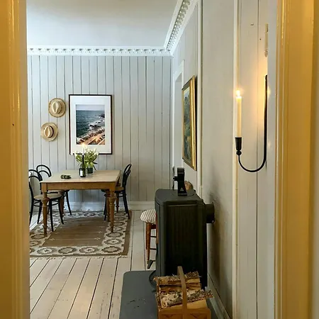 Character From 1897 In Toyen * Oslo